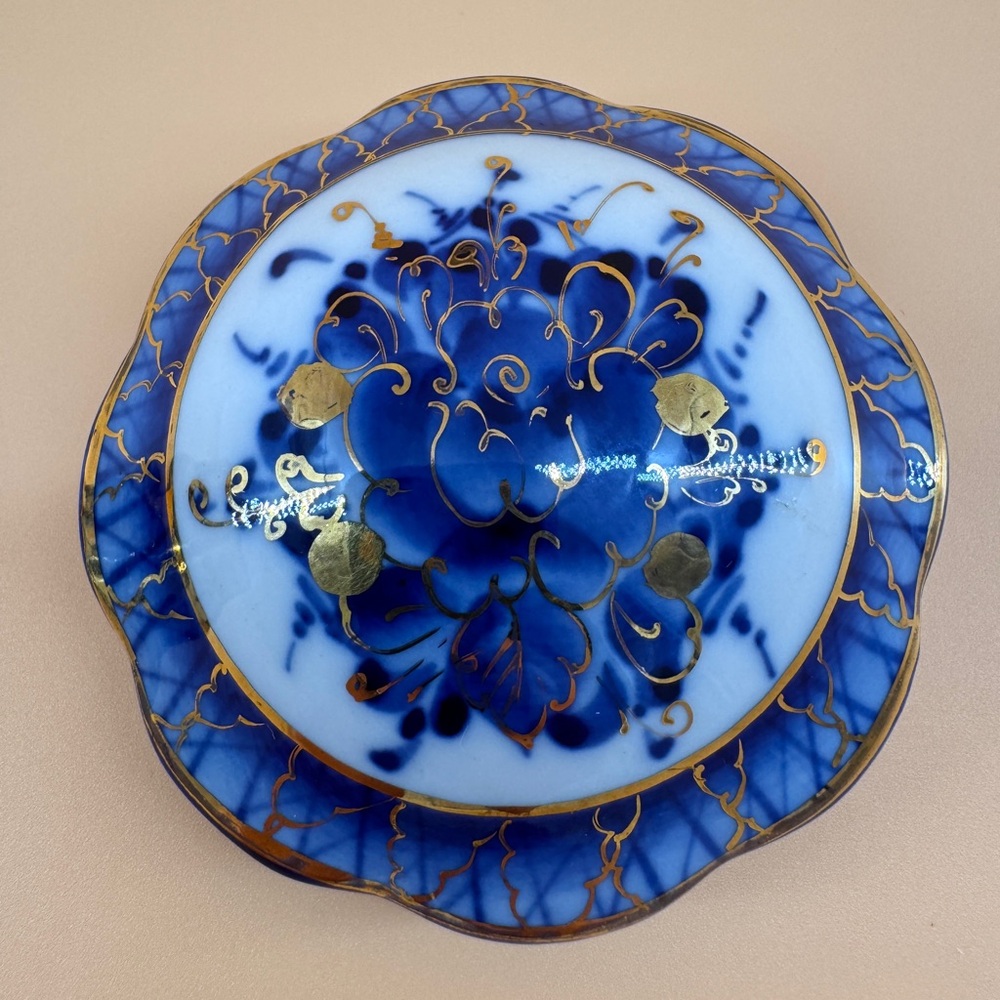 Trinket Box Porcelain Gzhel Hand Painted White Blue Gold NWOT - Picture 7 of 15